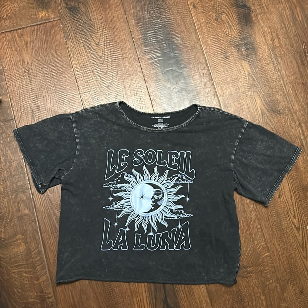 Graphic tee-shirt